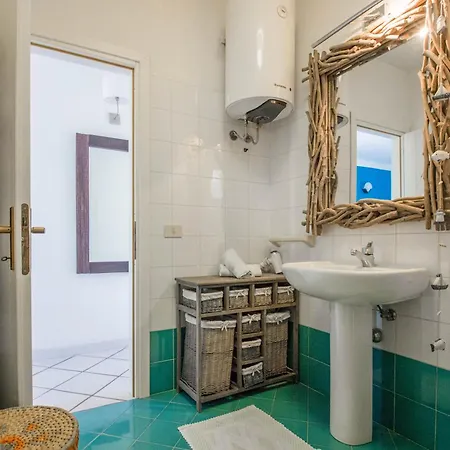 Appartamento Blu Sea View Near La Conia W/parking!